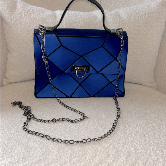 ⭐️NWOT Patricia Luca Elegant Blue Geometric Bag⭐️ - Picture 2 of 8
